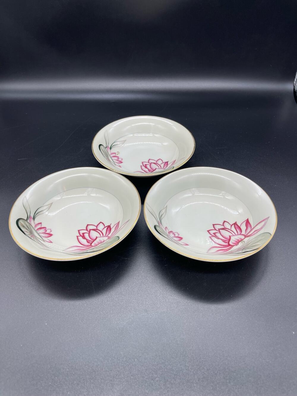 Meito Ivory China Set of 3 Dessert Bowls Lotus Made in Japan